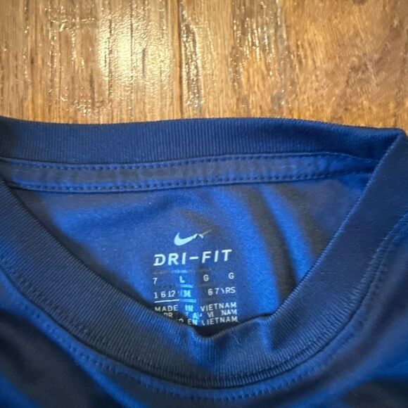 Boys Nike size 6/7 tshirt muscle tank bundle - Picture 8 of 9